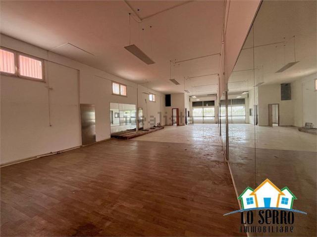 Locale in vendita di 227 m²