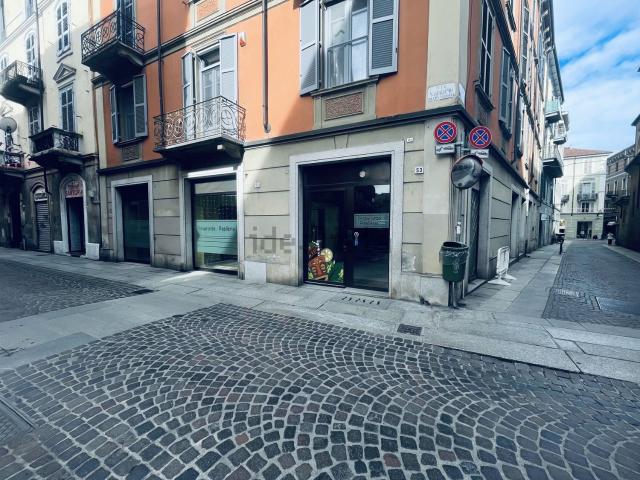 Locale in vendita di 228210 m² in Via San Giacomo della Vittoria, 53