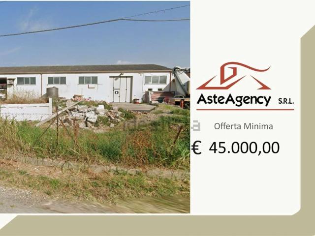 Locale in vendita di 229 m² in Via Bertolde, 1
