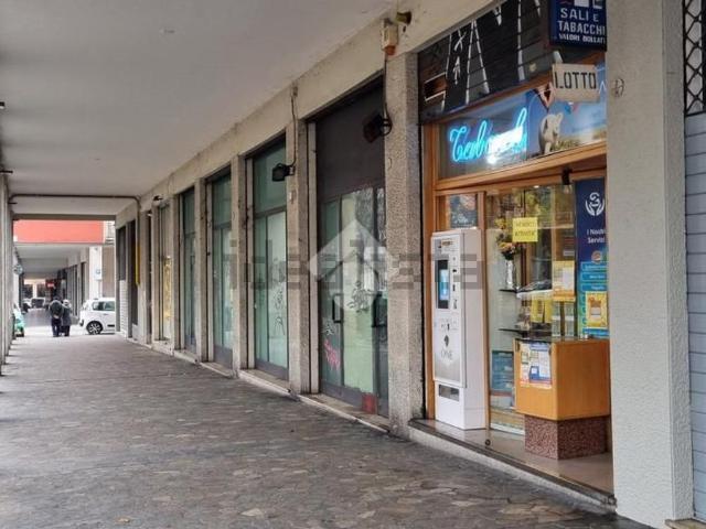 Locale in vendita di 22 m² in Piazza Manfredi Azzarita, 7
