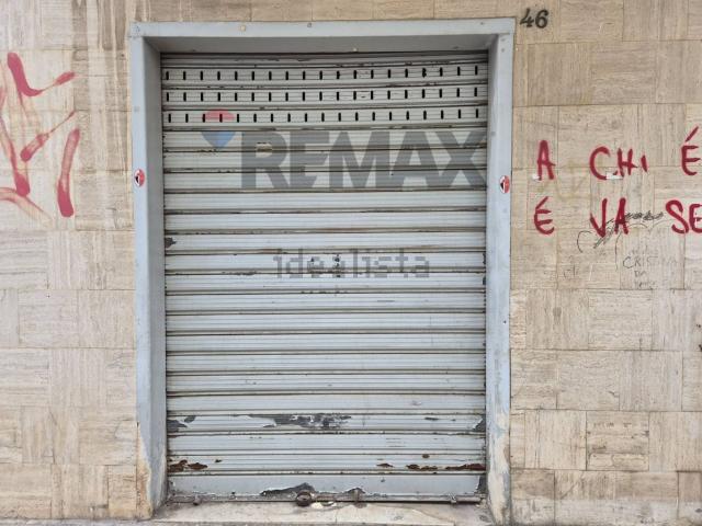 Locale in vendita di 22 m² in Via Carnia, 46