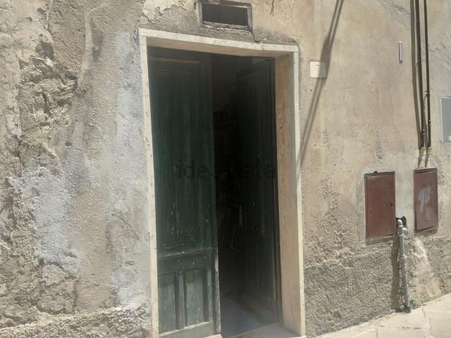 Locale in vendita di 22 m² in Via Cavour, 7