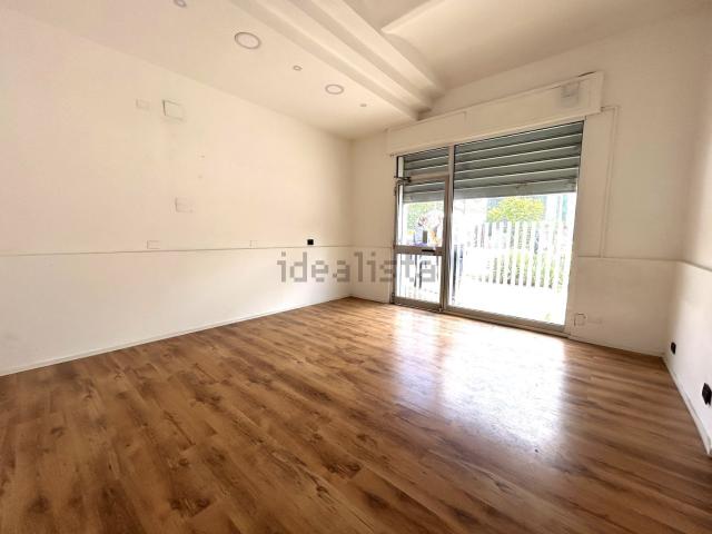 Locale in vendita di 22 m² in Via Crocetta