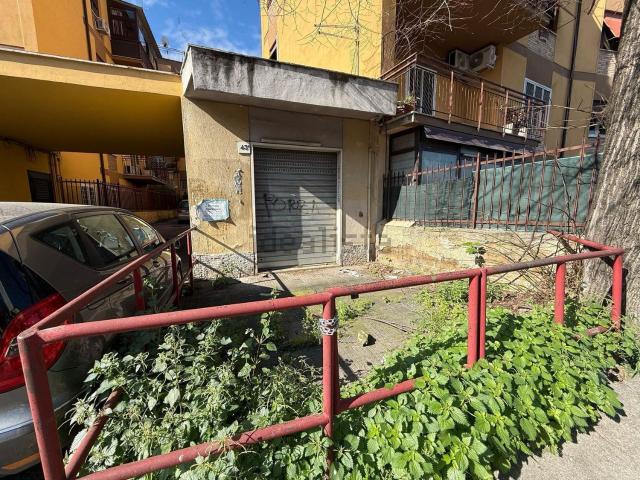 Locale in vendita di 22 m² in Via Dameta
