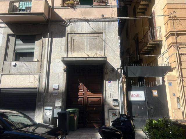 Locale in vendita di 22 m² in Via Isidoro La Lumia, 20