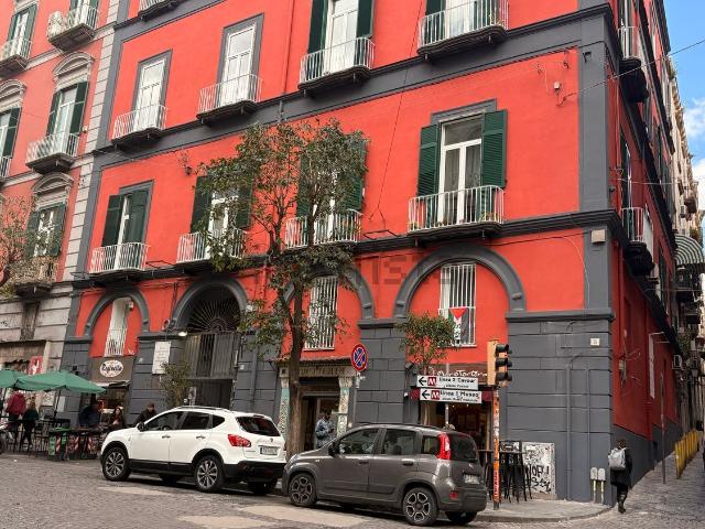 Locale in vendita di 22 m² in Via Sapienza, 10