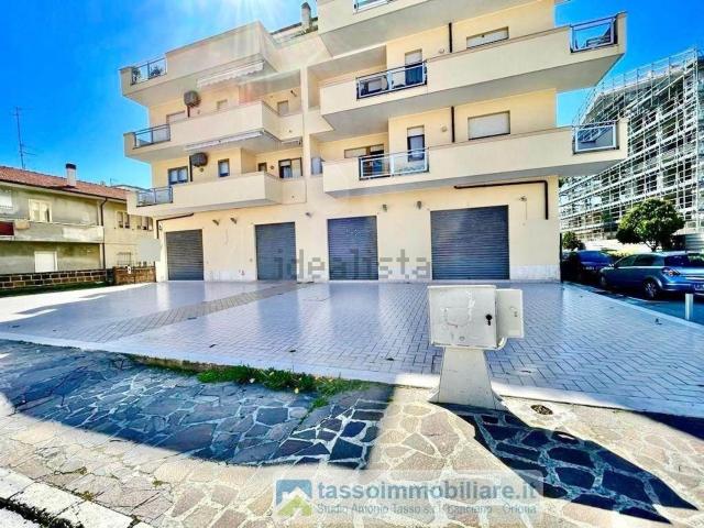 Locale in vendita di 230 m²