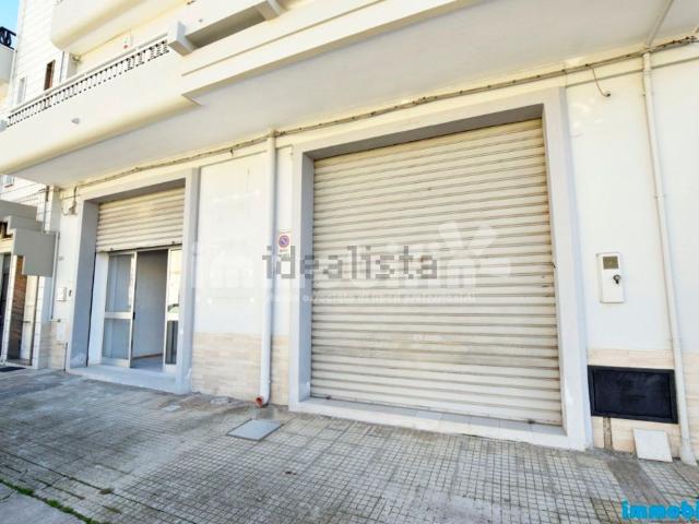 Locale in vendita di 230 m²