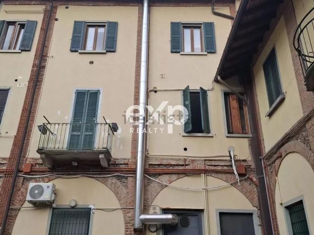 Locale in vendita di 230 m² in Via Camillo Benso Conte di Cavour, 38