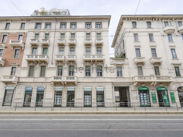 Locale in vendita di 230 m² in Via Carlo Farini, 53