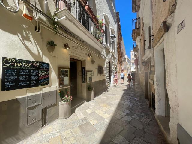 Locale in vendita di 230 m² in Via Antonietta de Pace