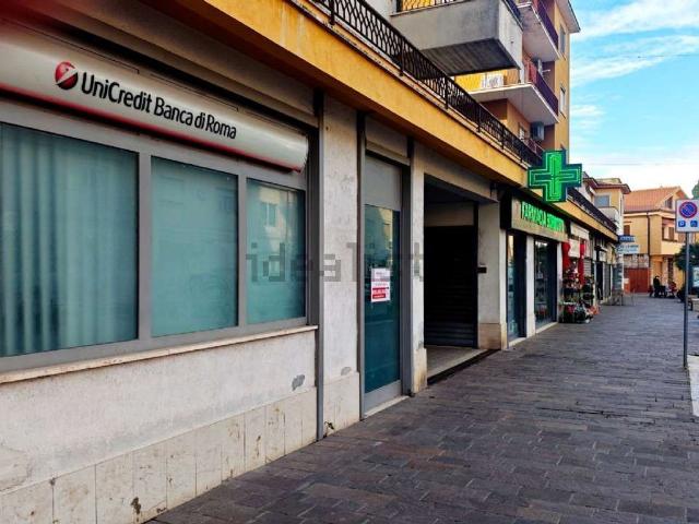 Locale in vendita di 230 m² in Via Aurelia Tarquinia