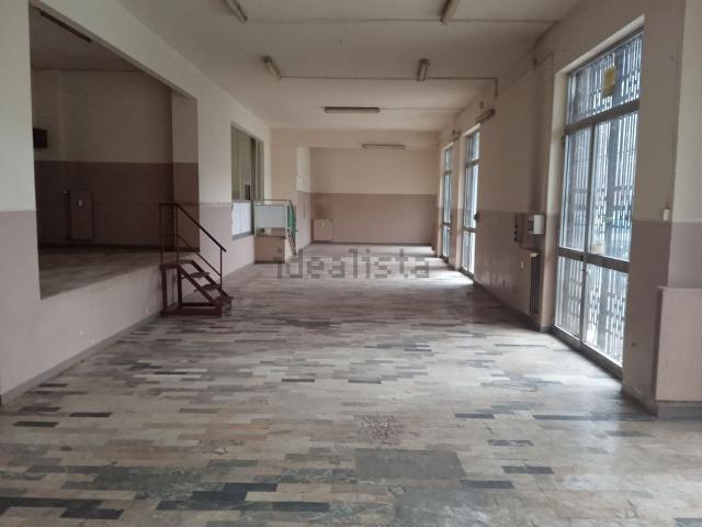 Locale in vendita di 230 m² in Via Duchessa Galliera