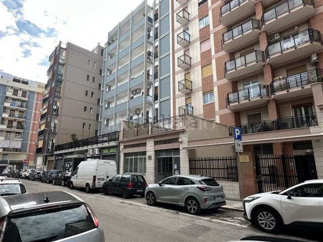 Locale in vendita di 230 m² in Via Pasquale Fiore