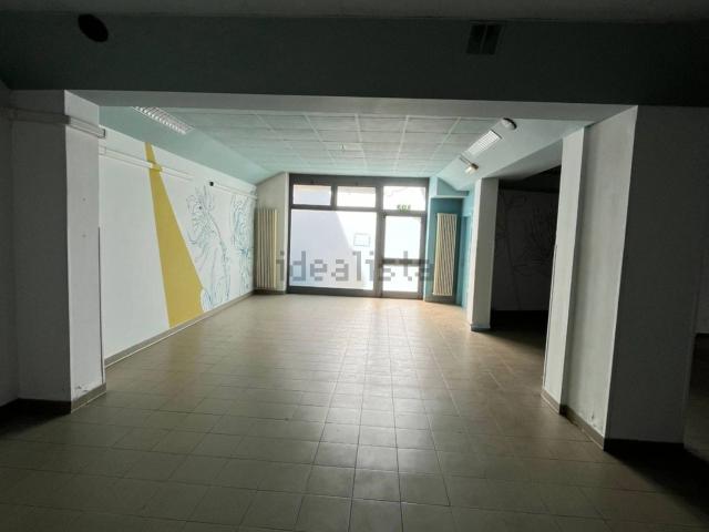 Locale in vendita di 230 m² in Via Teresa Ciceri