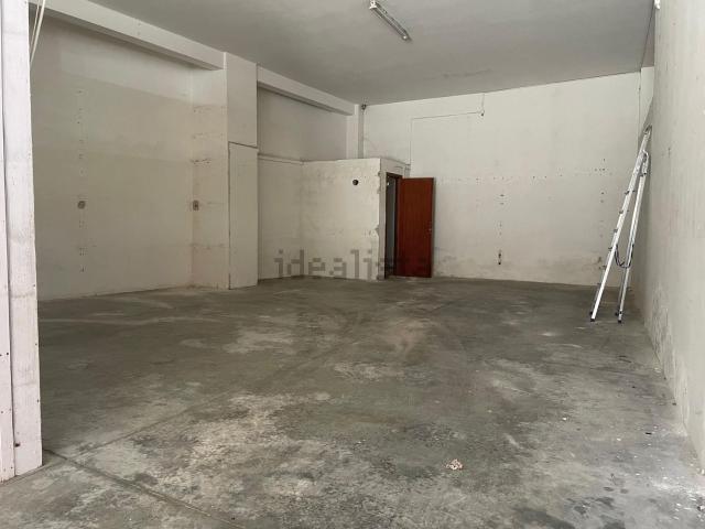 Locale in vendita di 230 m² in Via Vasco de Gama