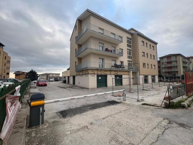 Locale in vendita di 230 m² in Viale XXIV Maggio