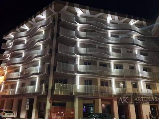 Locale in vendita di 230 m² in Viale Roma, 21