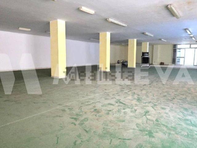 Locale in vendita di 230 m² in Lungomare Pietrenere