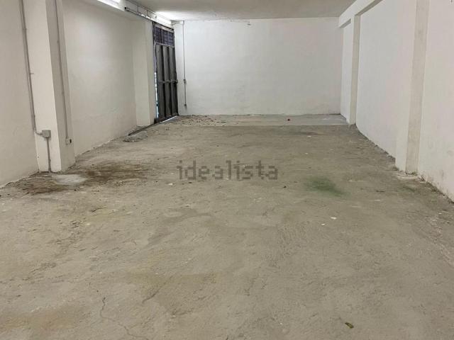 Locale in vendita di 232 m² in Via Giacomo Matteotti