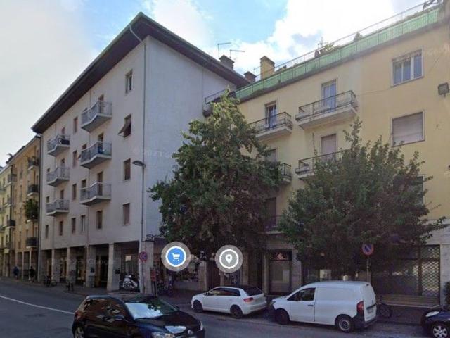 Locale in vendita di 233 m² in Via della Prepositura