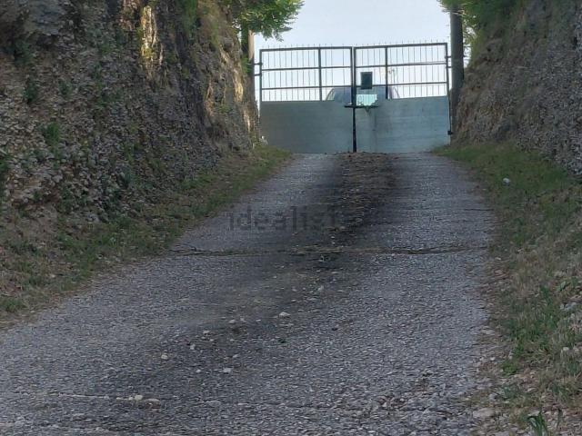 Locale in vendita di 233 m² in Via Farense