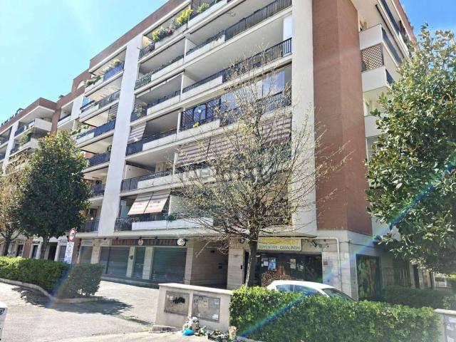 Locale in vendita di 233 m² in Via Mattè Trucco