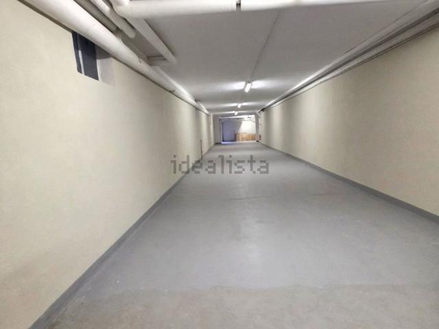 Locale in vendita di 233 m² in Via Milano