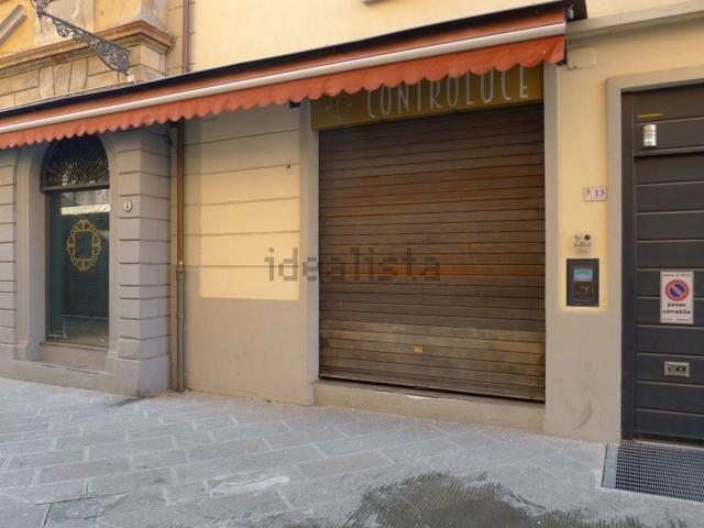 Locale in vendita di 233 m² in Via Ulisse Aldrovandi, 15