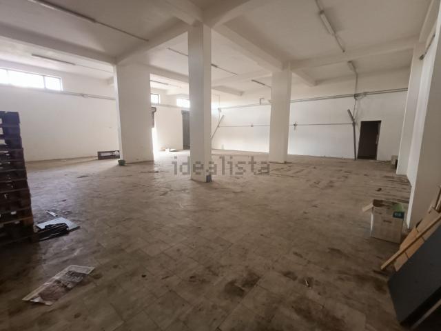 Locale in vendita di 234 m² in Via delle Rose