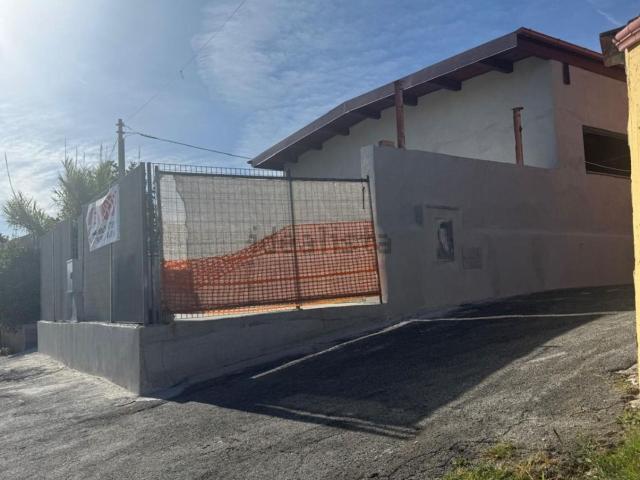 Locale in vendita di 235 m²