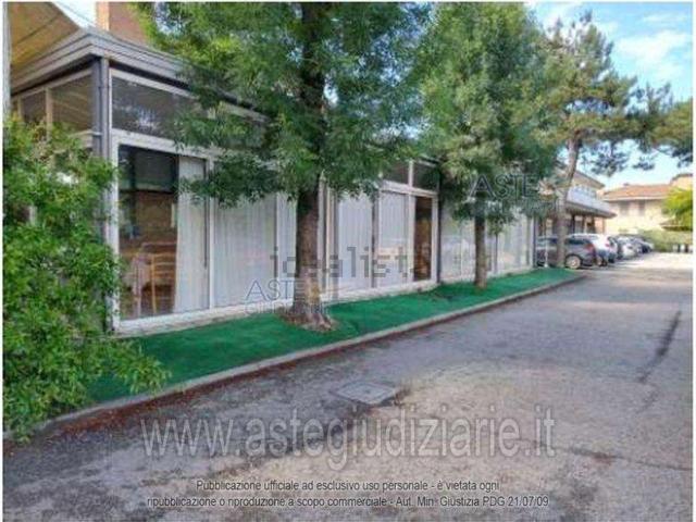Locale in vendita di 235 m² in Viale Veneto, 32