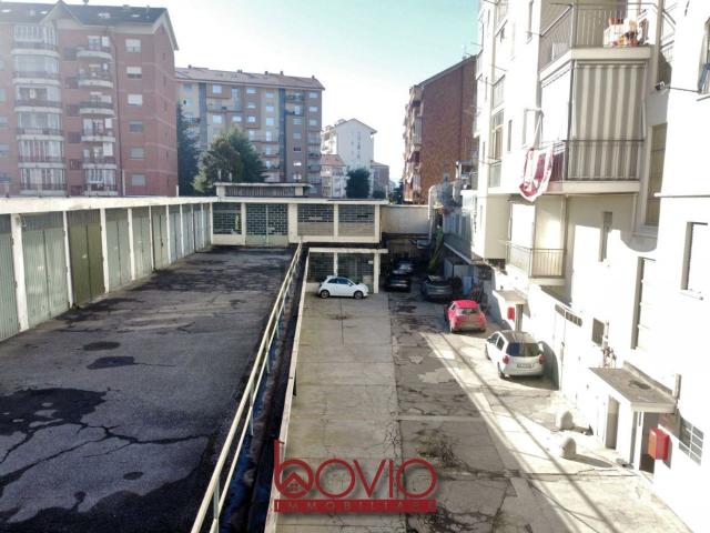 Locale in vendita di 235 m² in Strada di Settimo, 156