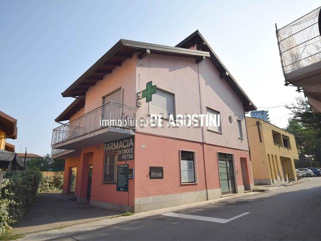 Locale in vendita di 237 m² in Via Caduti Libertà, 24