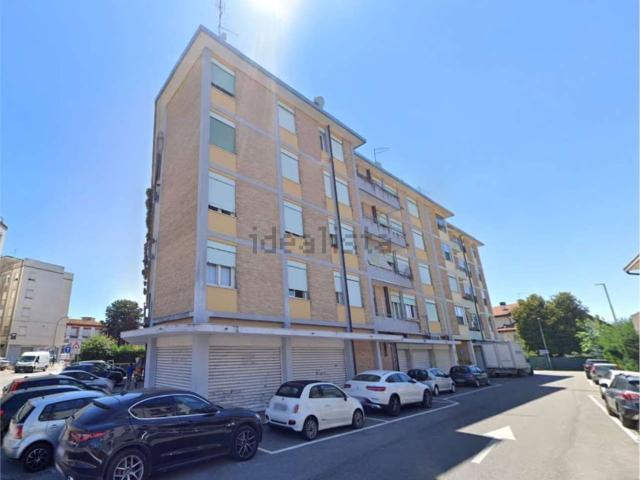 Locale in vendita di 237 m² in Via Montello