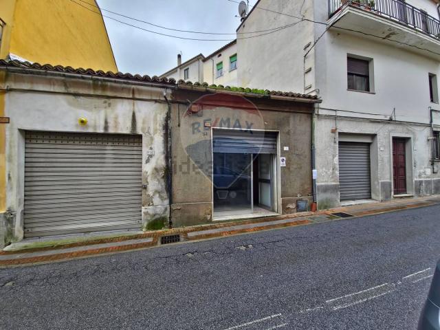 Locale in vendita di 27 m² in Via Duca degli Abruzzi, 54