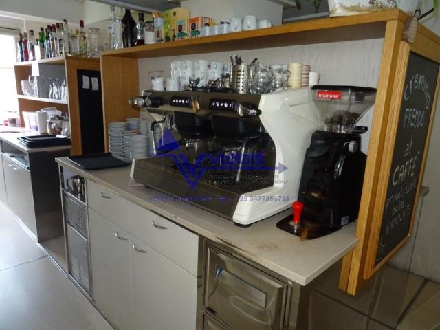 Locale in vendita di 240 m²