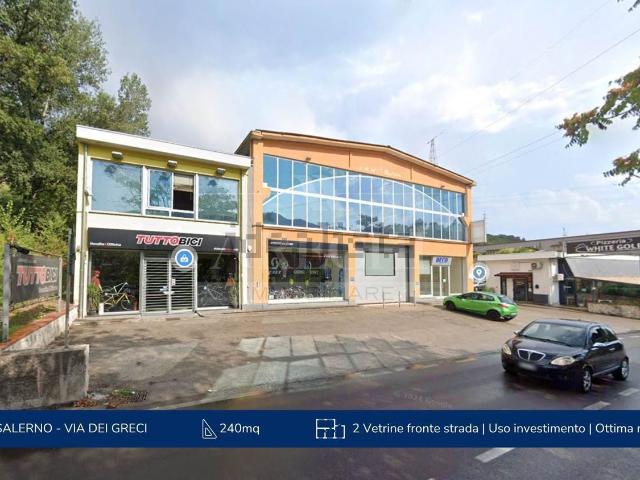 Locale in vendita di 240 m²