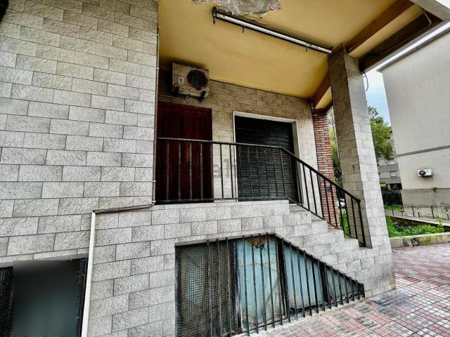 Locale in vendita di 240 m²