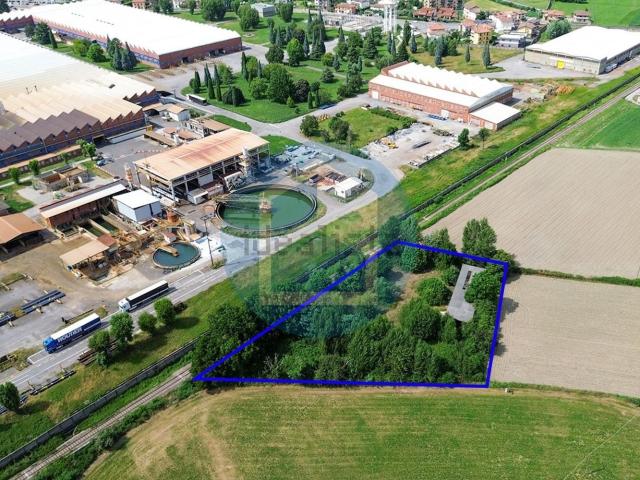 Locale in vendita di 240 m²