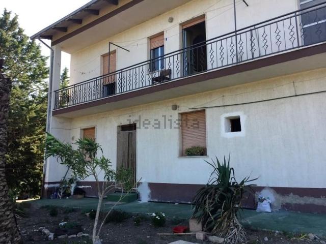 Locale in vendita di 240 m²