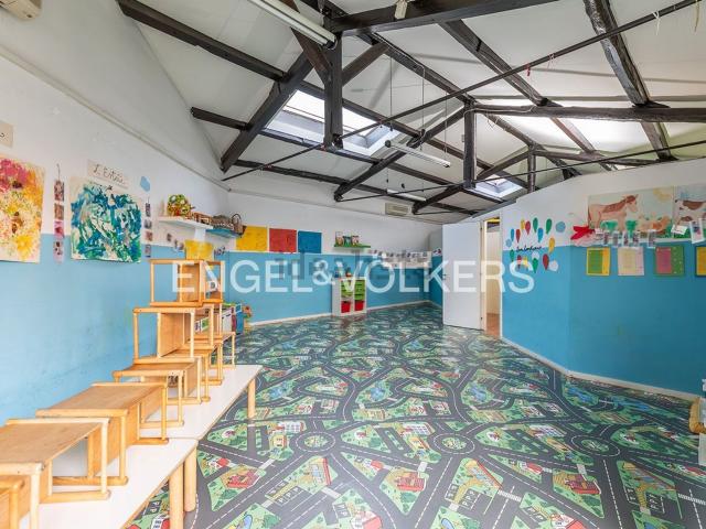 Locale in vendita di 240 m² in Via Castelnuovo di Porto
