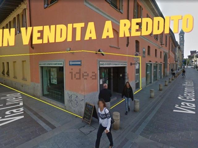 Locale in vendita di 240 m² in Via Giacomo Matteotti, 38