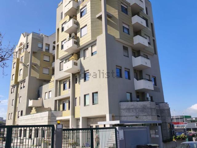 Locale in vendita di 240 m² in Via dei Grilli, 1