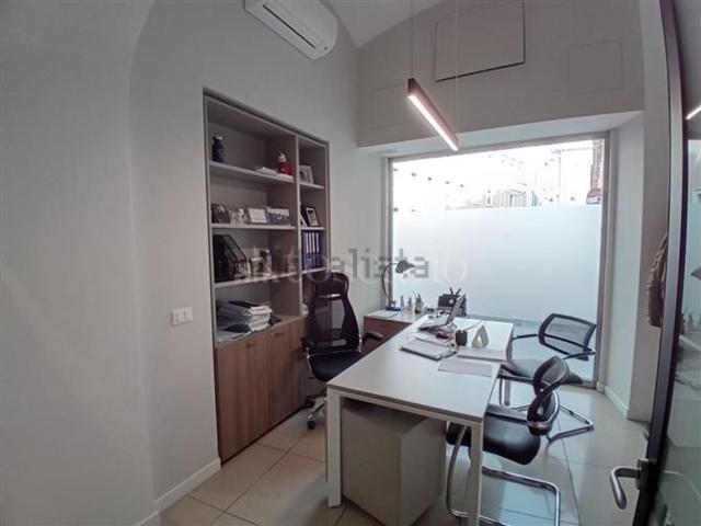Locale in vendita di 240 m² in Via dell&apos Archetto