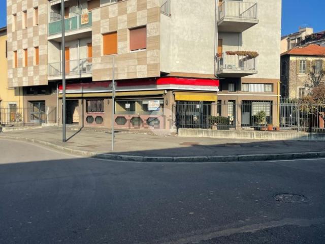 Locale in vendita di 240 m² in Via Foro Boario