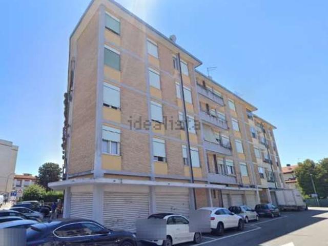 Locale in vendita di 240 m² in Via Montello