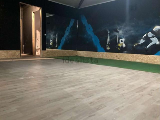 Locale in vendita di 240 m² in Via San Michele, 5