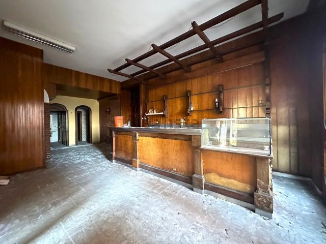 Locale in vendita di 240 m² in Via Roma, 60