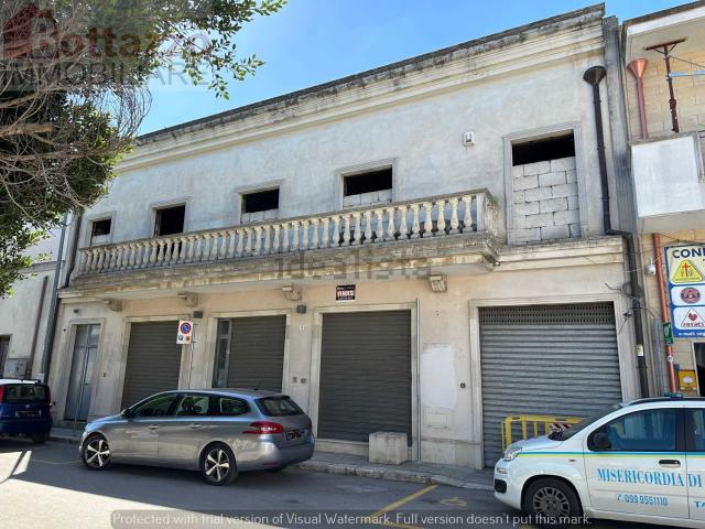 Locale in vendita di 240 m² in Piazza Matteotti